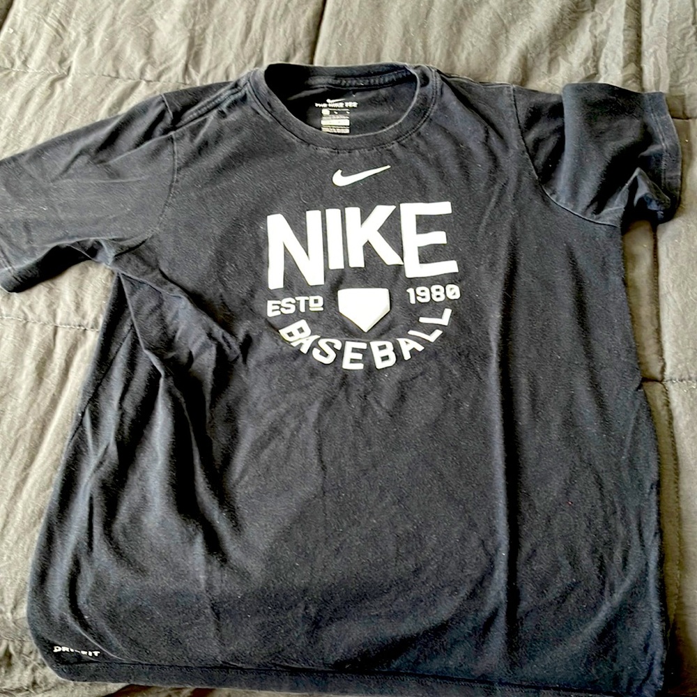 Nike Shirt Size L in Kids